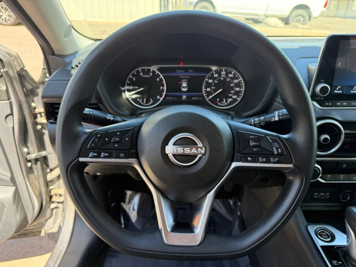 Used 2024 Nissan Sentra SV FWD image 23