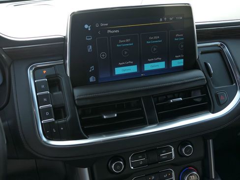 Used 2024 Chevrolet Suburban LT image 18