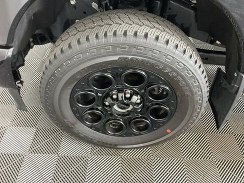 Used 2025 Ford F350 Lariat w/ Black Appearance Package image 33