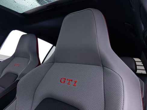 Used 2024 Volkswagen GTI SE FWD image 10