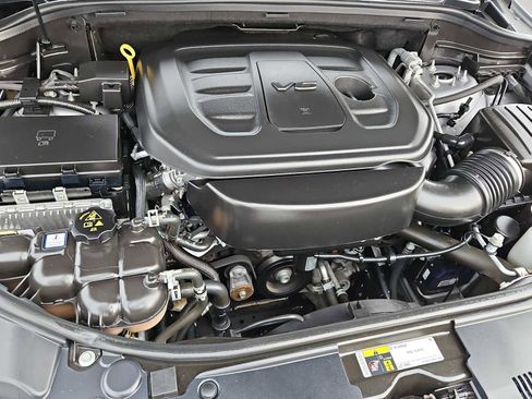 Used 2019 Jeep Grand Cherokee Altitude image 15