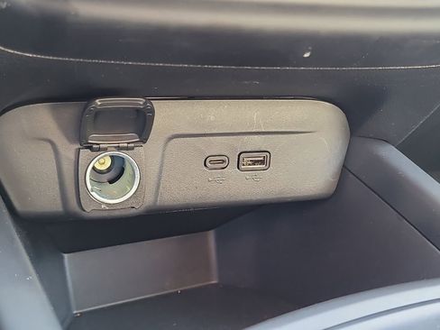 Used 2025 Chevrolet Trax LS image 19