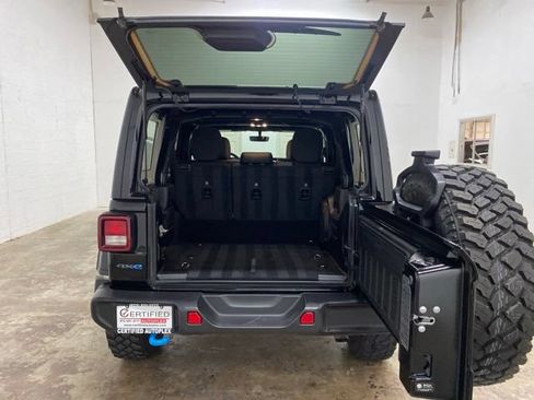 Used 2023 Jeep Wrangler Unlimited w/ Sun & Screen Package AWD/4WD image 9
