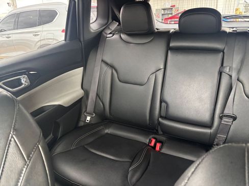 Used 2025 Jeep Compass Limited AWD/4WD image 40