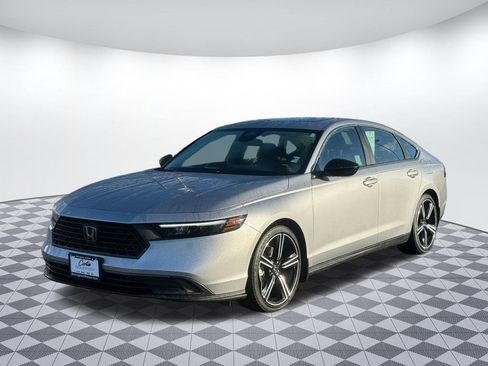 Used 2023 Honda Accord Sport image 3