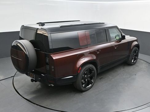New 2026 Land Rover Defender 130 X-Dynamic SE AWD/4WD image 32