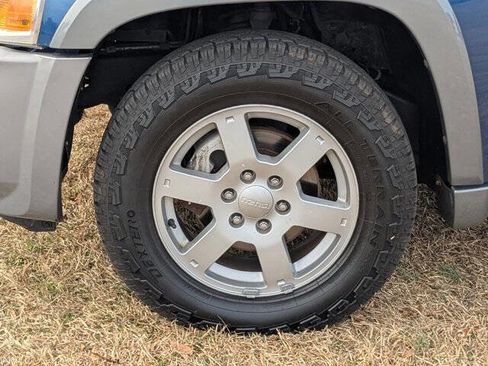 Used 2005 Isuzu Ascender 2WD 5-Passenger image 10