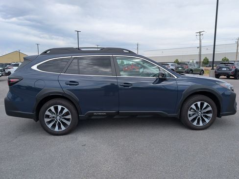 Used 2025 Subaru Outback Limited XT AWD/4WD image 2