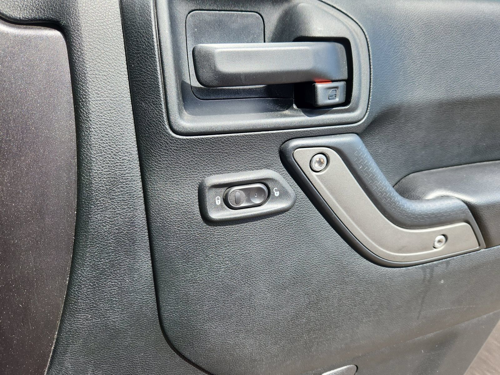 Used 2017 Jeep Wrangler Unlimited Sport AWD/4WD image 15