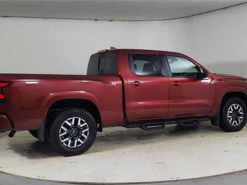 Used 2025 Nissan Frontier SL image 7