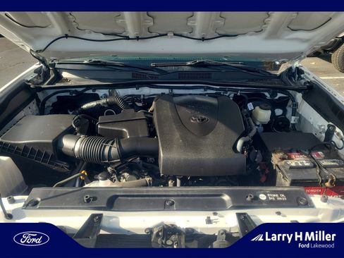 Used 2018 Toyota Tacoma SR5 image 21