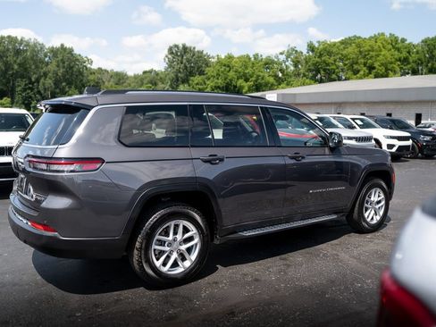 Used 2023 Jeep Grand Cherokee L Laredo w/ Luxury Tech Group I AWD/4WD image 5
