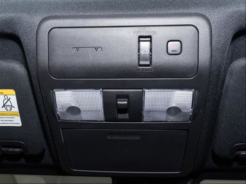 Used 2022 Nissan Frontier PRO-4X w/ Pro-4X Premium Package image 17