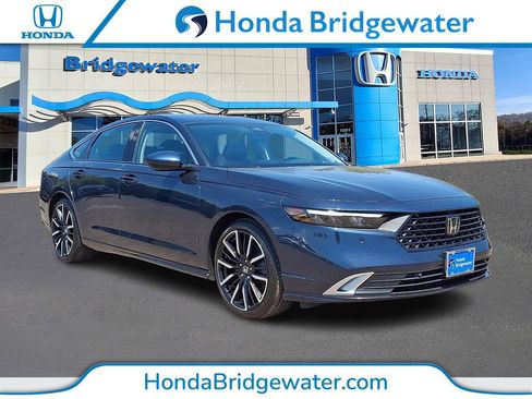 Used 2023 Honda Accord Touring image 1