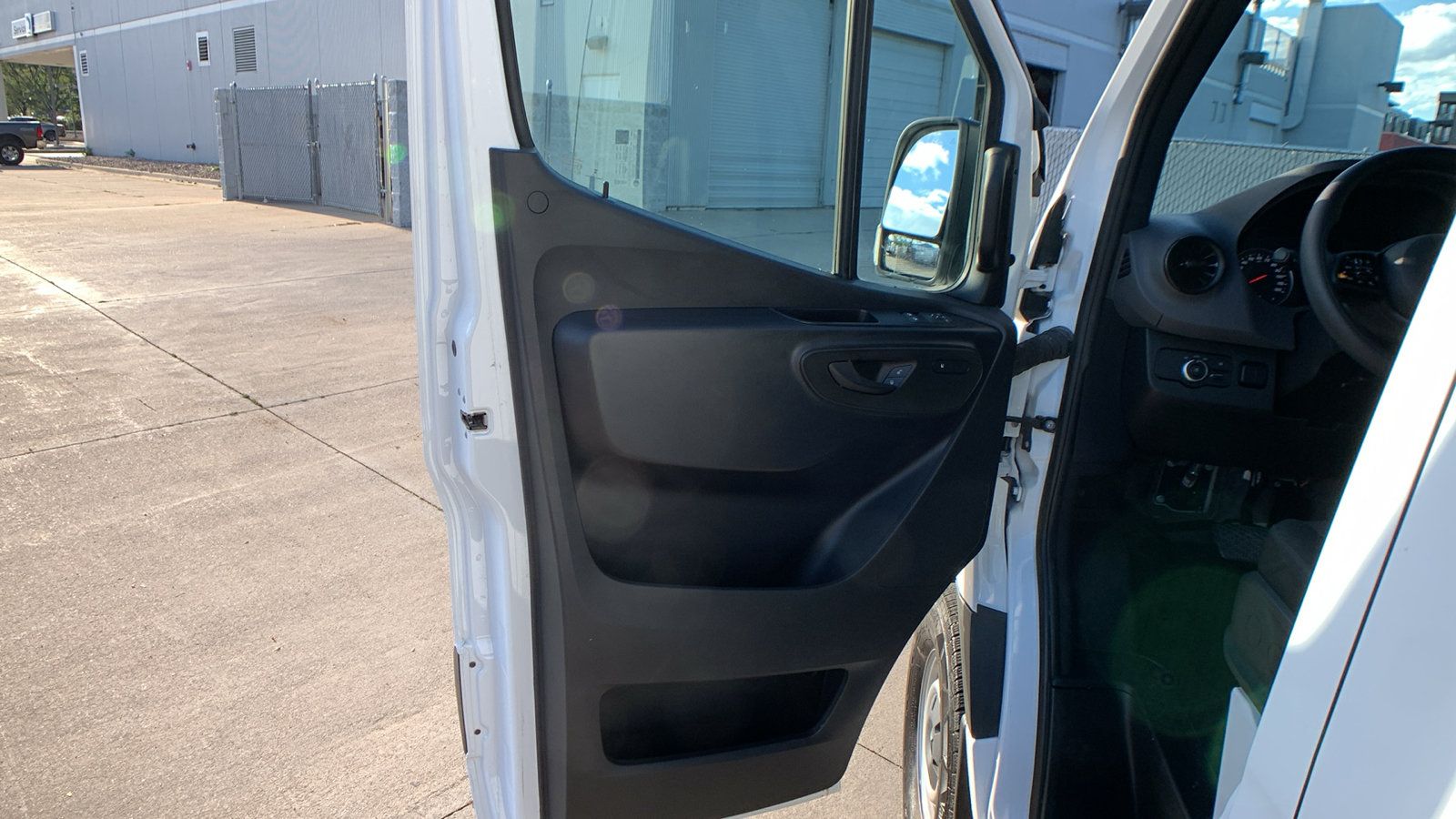 Used 2024 Mercedes-Benz Sprinter 2500 image 11