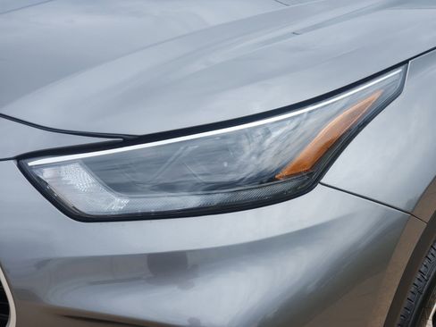 New 2026 Toyota Highlander XLE AWD/4WD image 9