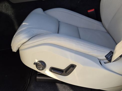 New 2026 Volvo XC90 B6 Ultra w/ Protection Package Premier image 27