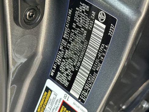 Used 2017 Toyota Avalon Limited w/ All Weather Liner Package image 29