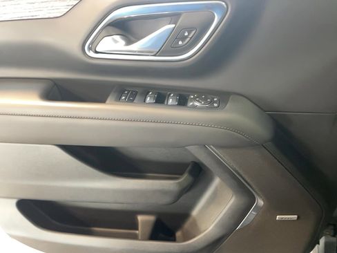 Used 2024 Chevrolet Suburban High Country image 8