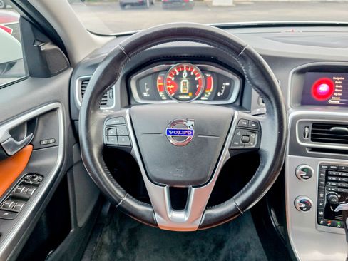 Used 2018 Volvo S60 T5 Inscription image 36