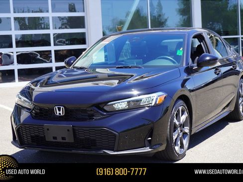 Used 2025 Honda Civic Sport Touring image 1