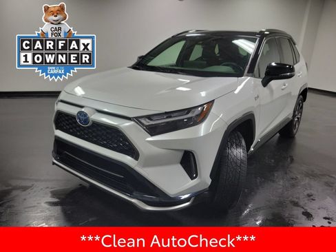 Used 2024 Toyota RAV4 XSE w/ Weather Package AWD/4WD image 4