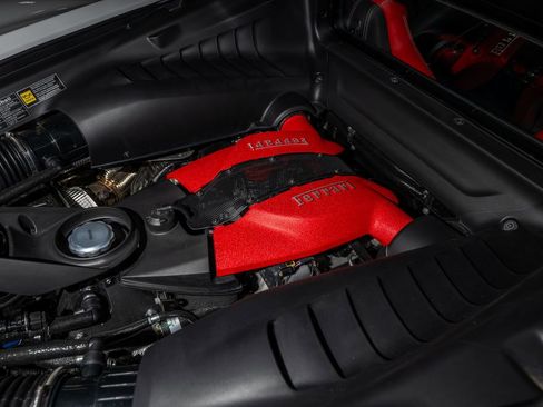 Certified 2022 Ferrari F8 Tributo RWD image 36
