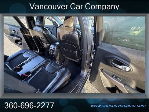 Used 2019 Jeep Cherokee Latitude Plus w/ Cold Weather Group image 16