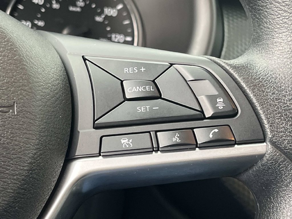Used 2023 Nissan Kicks SV FWD image 33