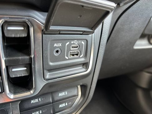 Used 2022 Jeep Wrangler Unlimited Rubicon 4xe w/ Cold Weather Group AWD/4WD image 41