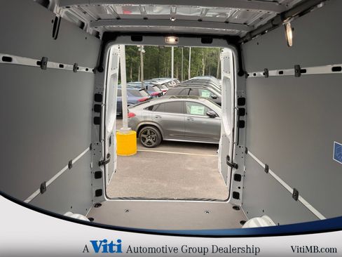 Used 2026 Mercedes-Benz Sprinter 2500 image 18