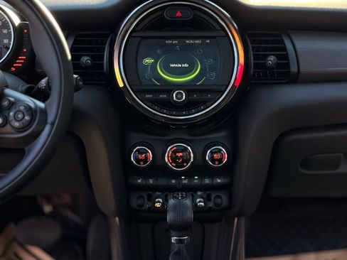 Used 2017 MINI Cooper 4-Door Hardtop image 20