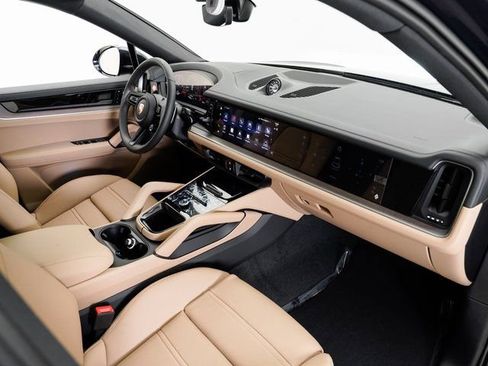 New 2026 Porsche Cayenne S image 22