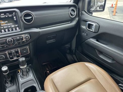 Used 2021 Jeep Gladiator Overland w/ Popular Equipment Package image 19