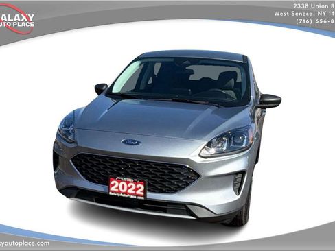 Used 2022 Ford Escape SE image 2