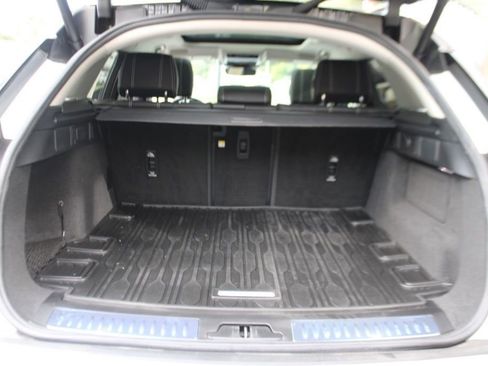 Certified 2022 Land Rover Range Rover Velar S image 29