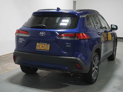 Used 2023 Toyota Corolla Cross XLE image 7
