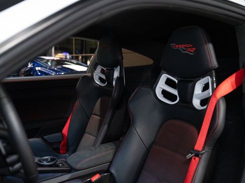 Used 2025 Porsche 911 GT3 RS RWD image 6