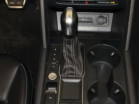 Used 2021 Volkswagen Atlas SE image 29