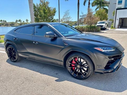 Used 2024 Lamborghini Urus S image 4