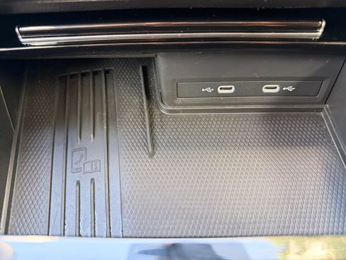 Used 2025 Volkswagen Atlas SEL AWD/4WD image 23