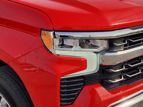 Certified 2025 Chevrolet Silverado 1500 LT image 42