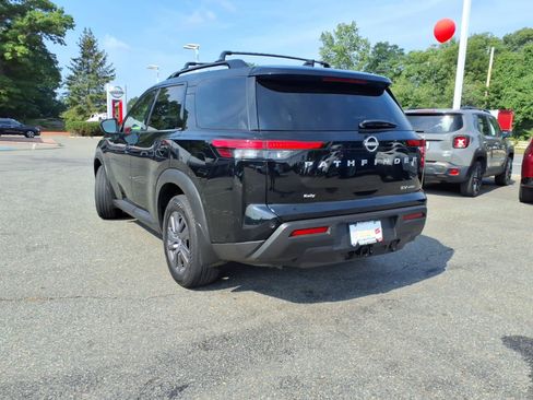 Certified 2023 Nissan Pathfinder SV w/ SV Premium Package AWD/4WD image 7
