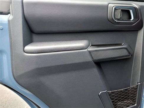 Used 2025 Ford Bronco Badlands image 13