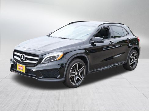Used 2017 Mercedes-Benz GLA 250 4MATIC image 3