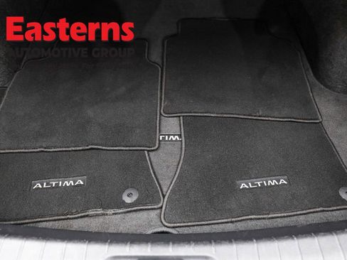 Used 2025 Nissan Altima 2.5 SV image 9