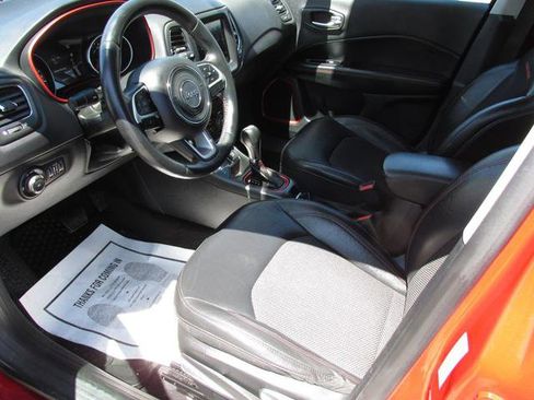 Used 2019 Jeep Compass Trailhawk AWD/4WD image 9