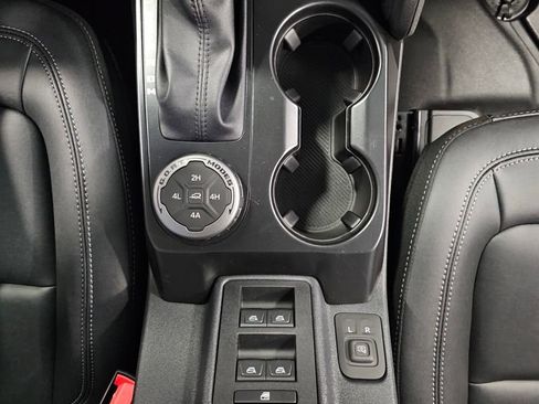 New 2025 Ford Bronco Badlands image 22