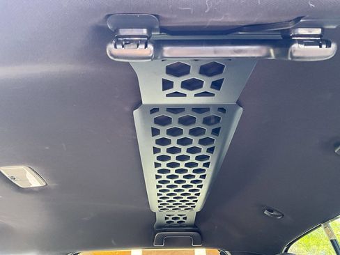 Used 2017 Toyota Tacoma TRD Off-Road image 33