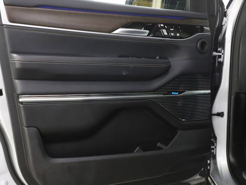 Used 2024 Jeep Grand Wagoneer L 4WD image 23